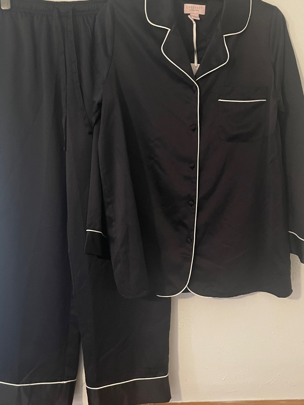 Cabernet by SleepSense Black Satin White Piping Pajama Set Top NWT Medium